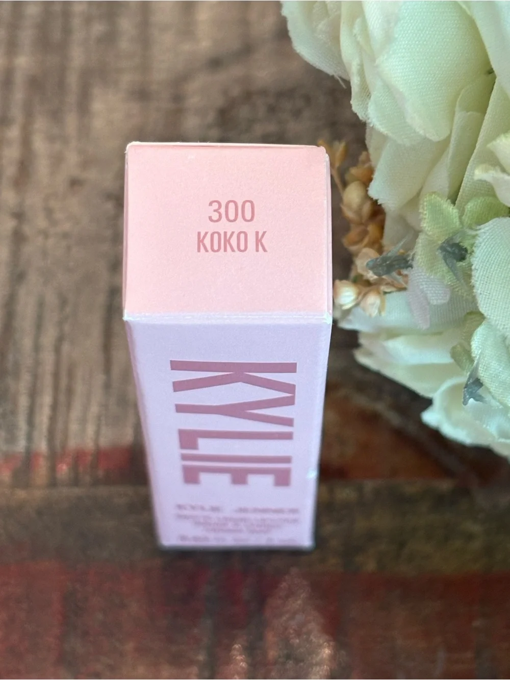 New KYLIE JENNER Matte LIQUID LIPSTICK in 300 KOKO K!